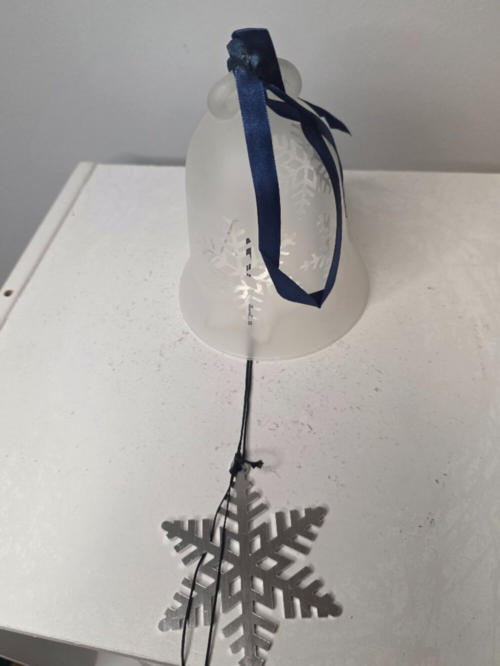 Woodstock Nordic Hand Blown Etched Frosted Glass Bell With Snowflake NWT